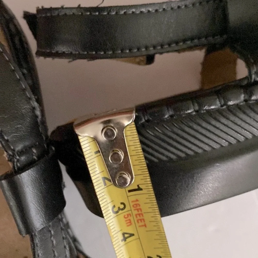 Studio Works comfort MARYBELLE black hook & loop sandals side scratch size 8M 🌹 - Picture 10 of 10